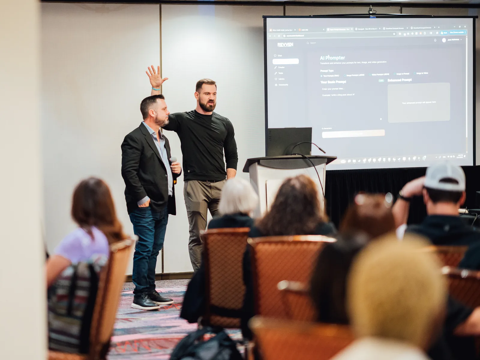 Jens Heitmann teaching a workshop room